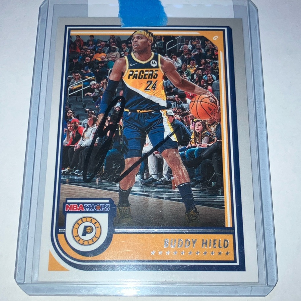 2022-23 Panini Buddy Hield Indiana Pacers Autographed Basketball Card NM+ w/ COA